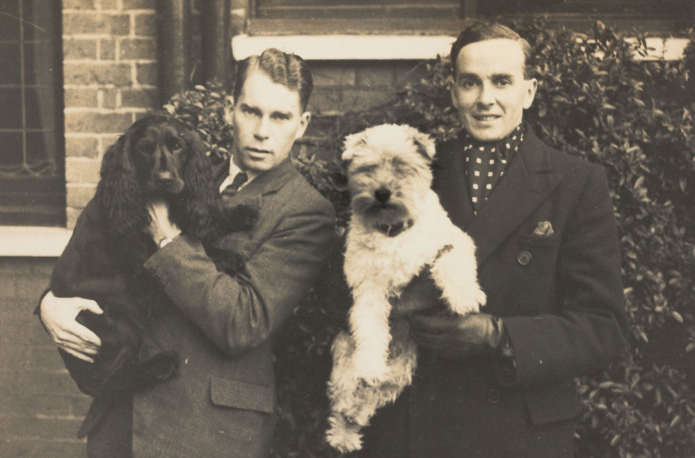 Historic photograph of a gay couple, Wellcome Library Collection — research inspiration for actors learning how to play gay and queer characters from history. CC0.